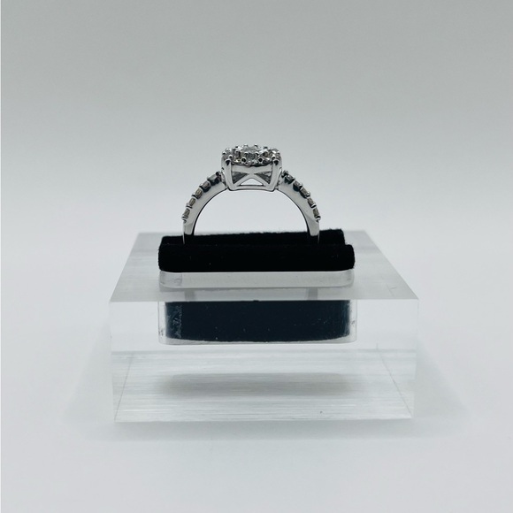 0.50 CT Natural Diamond Round Silver Ring - Picture 3 of 6